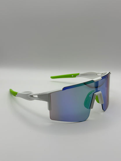 Απόκτησε τα Unisex γυαλιά ηλίου MA22726-1 με κομψό σχεδιασμό και φακούς ανθεκτικούς με 100% προστασία UV. Ιδανικά για άνδρες και γυναίκες που αγαπούν το στυλ.